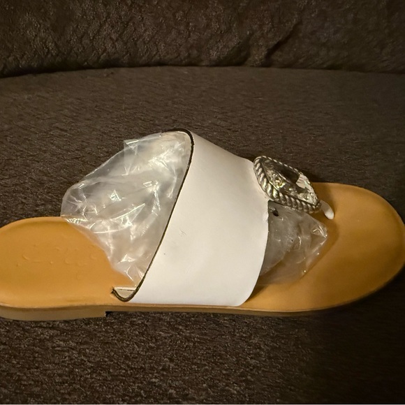 Brighton optic white Allure sandals 9.5M leather New without box - Picture 9 of 12